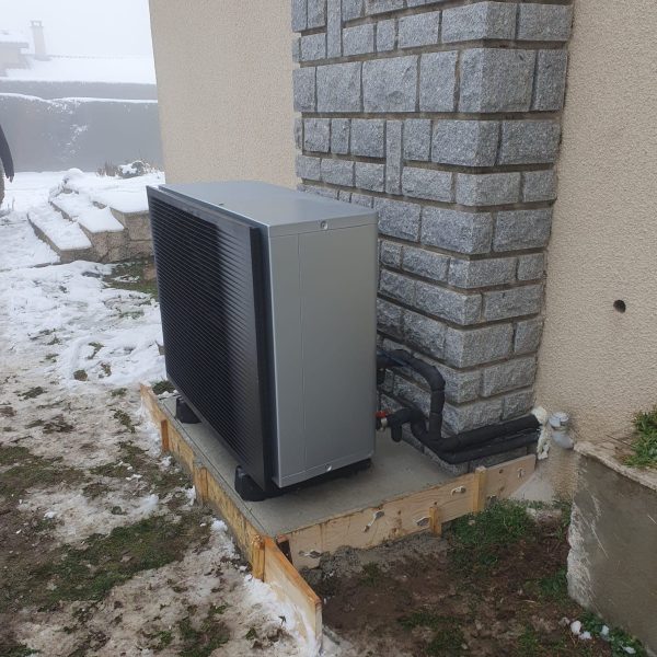 Pompe à chaleur air-eau installée par Thermo Concept dans la Loire (42)