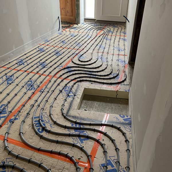 Installateur Pompe à Chaleur Air-Eau Plancher chauffant