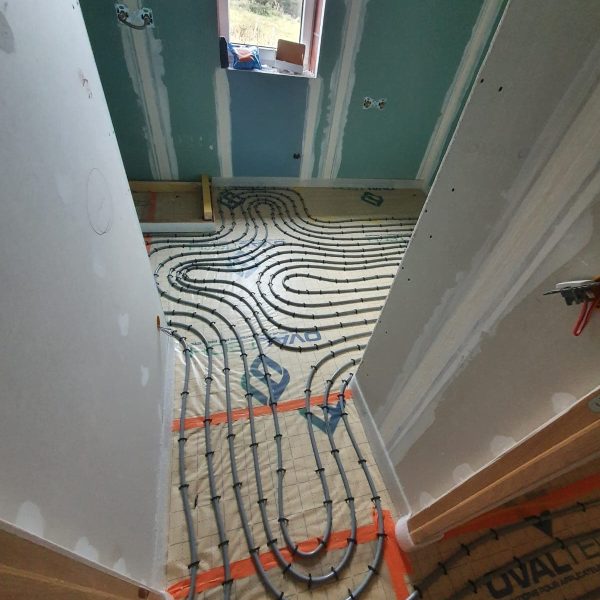 Installateur Pompe à Chaleur Air-Eau Plancher chauffant