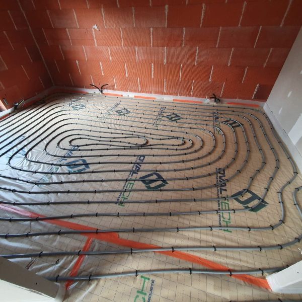 Installateur Pompe à Chaleur Air-Eau Plancher chauffant