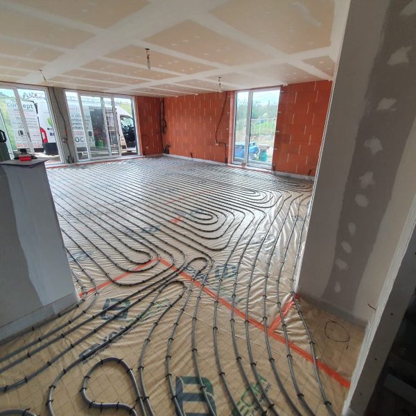 Installateur Pompe à Chaleur Air-Eau Plancher chauffant